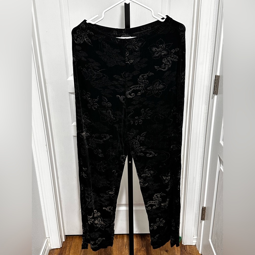 Citiknits size medium stretchy pants